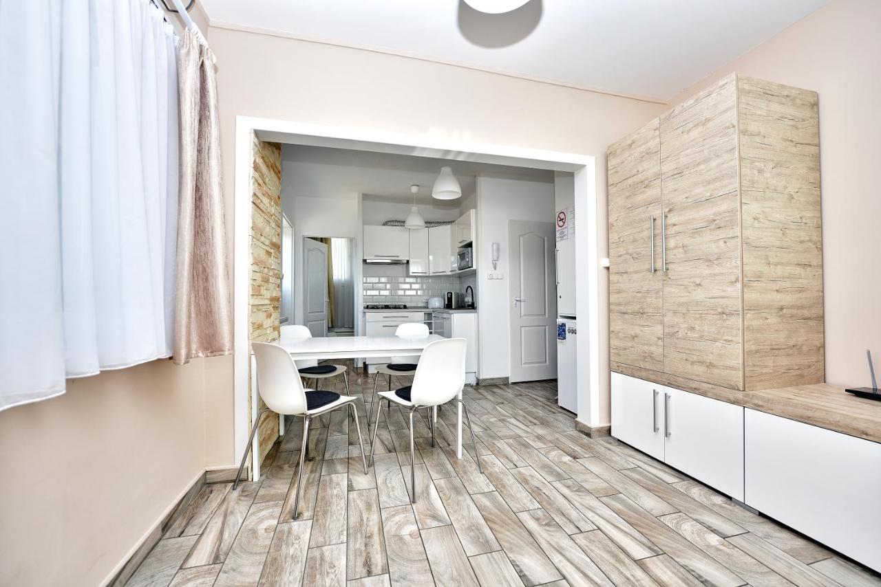 Panorama City Apartman Печ Екстер'єр фото