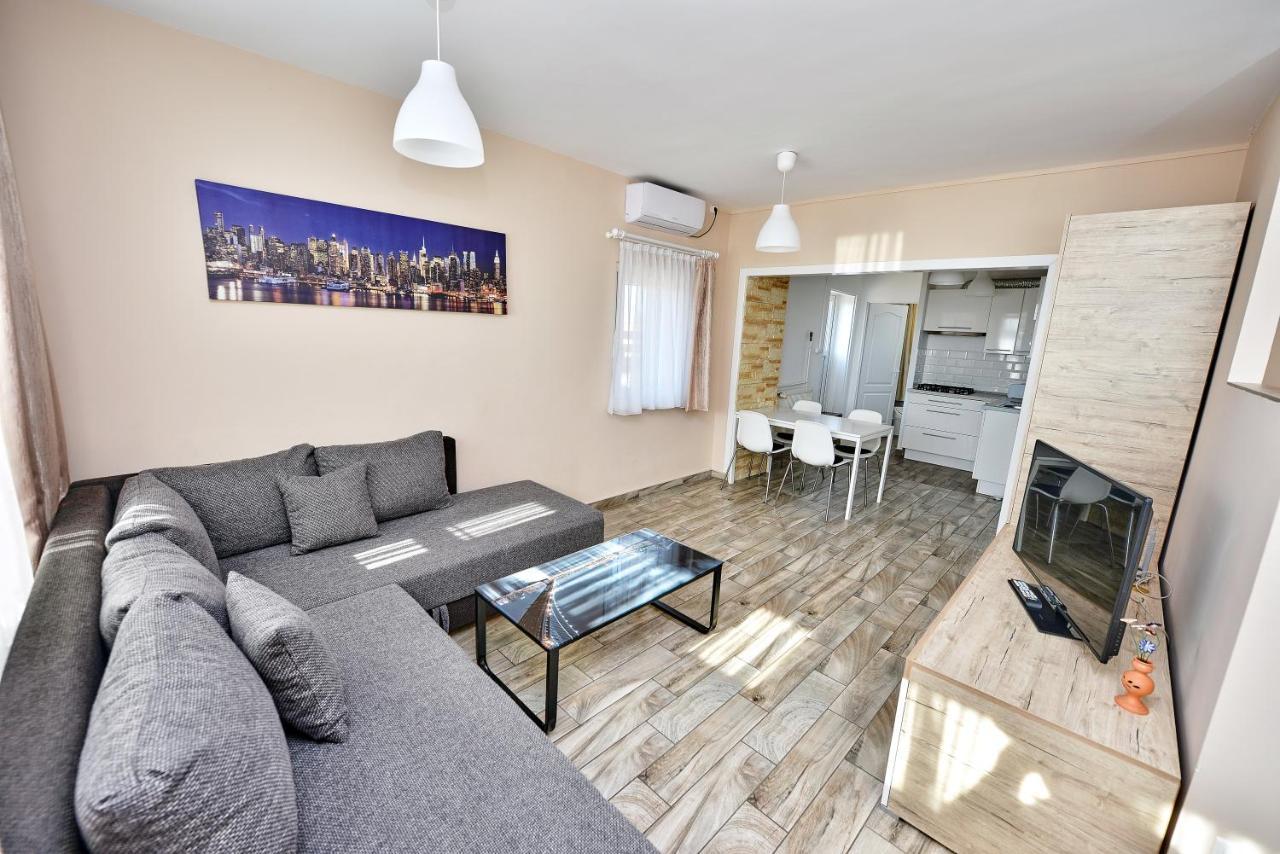 Panorama City Apartman Печ Екстер'єр фото